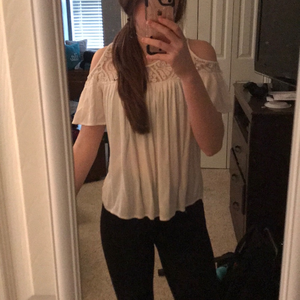 white dillard’s blouse cold shoulder